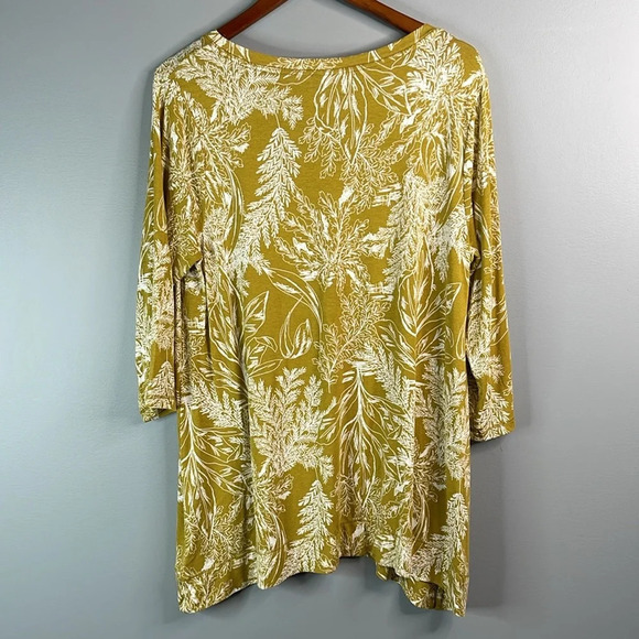 TAHARI Fern Print Asymmetrical Top Chartreuse V-Neck 3/4 Sleeve Shark Bite 1X - Picture 7 of 11